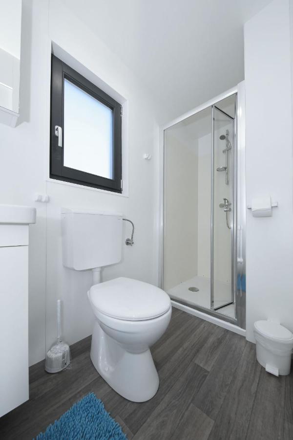 Mobile Home Safir Biograd Na Moru Exterior photo